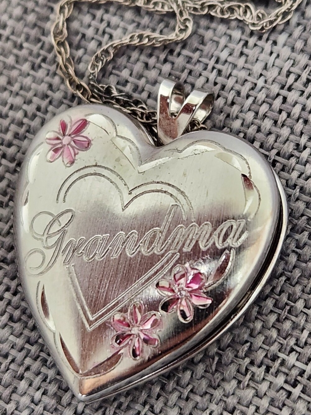Grandma Sterling Silver Picture Locket & Chain. - Picture 2 of 7